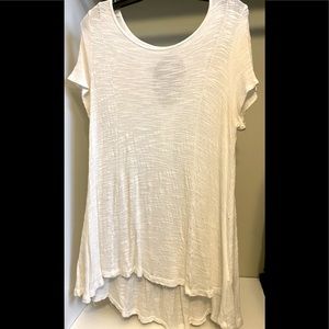 Forever21+ flowing top in an off white